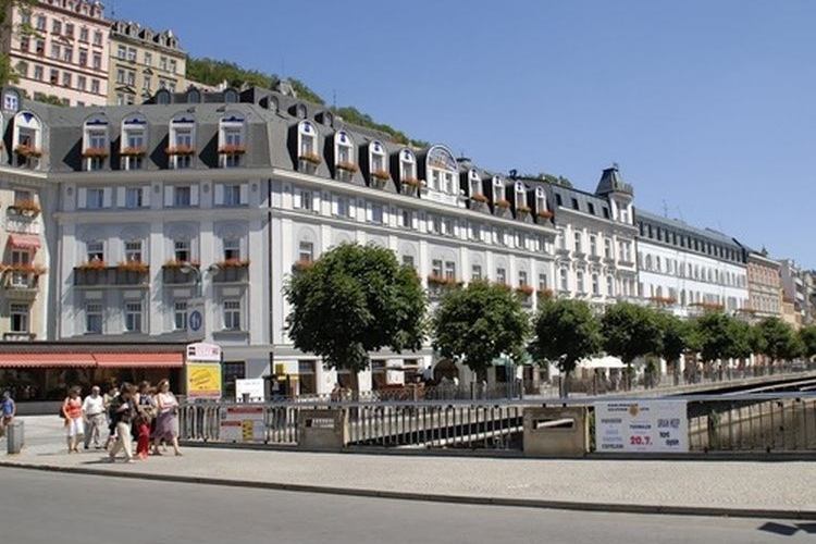 Karlsbad, Hotel Kolonada